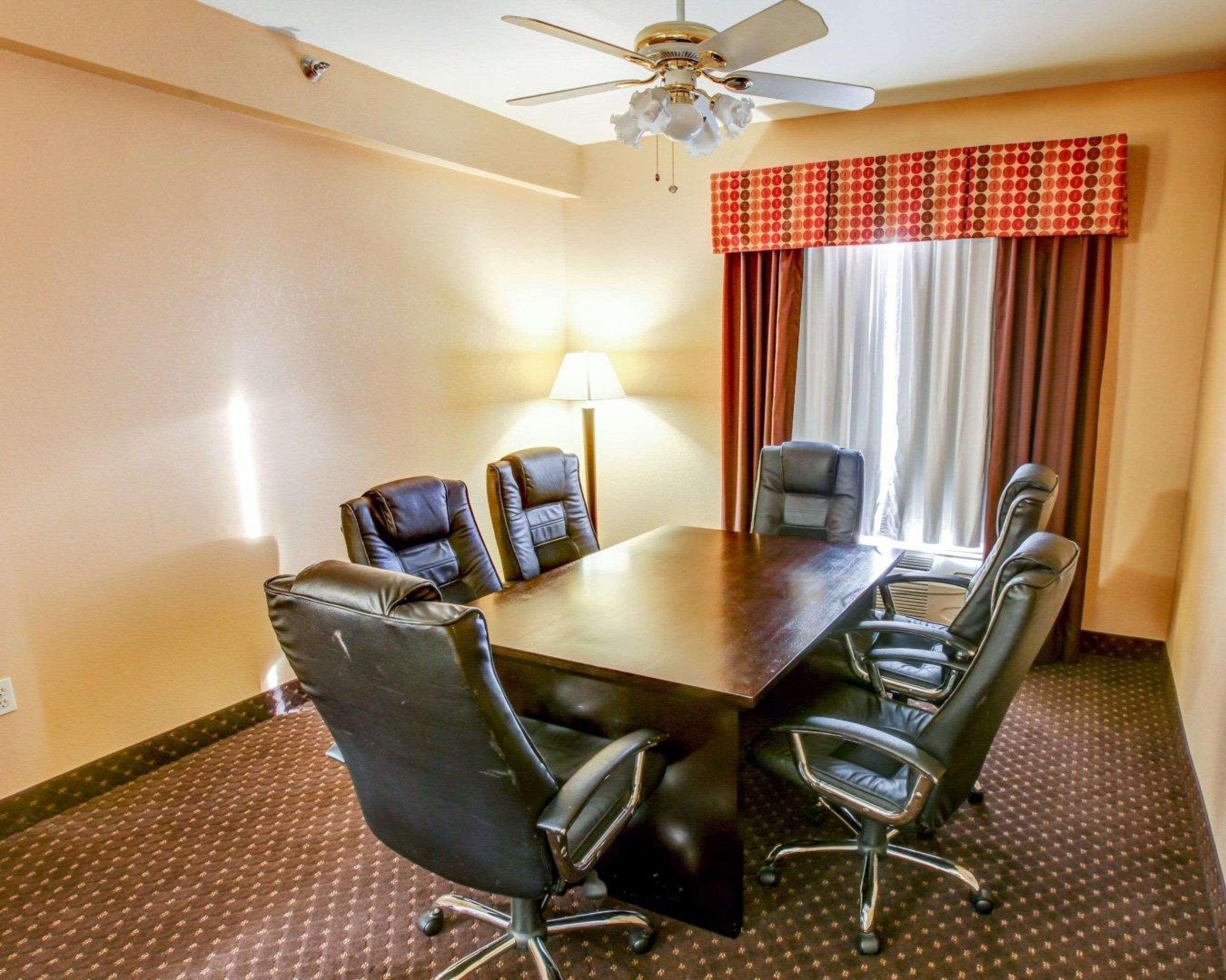 คอมฟอร์ต สวีท แอท ริเวอร์เกต มอลล์ กูดเลตส์วิลล์ Hotel กูดเล็ทส์วิลล์ ภายนอก รูปภาพ
