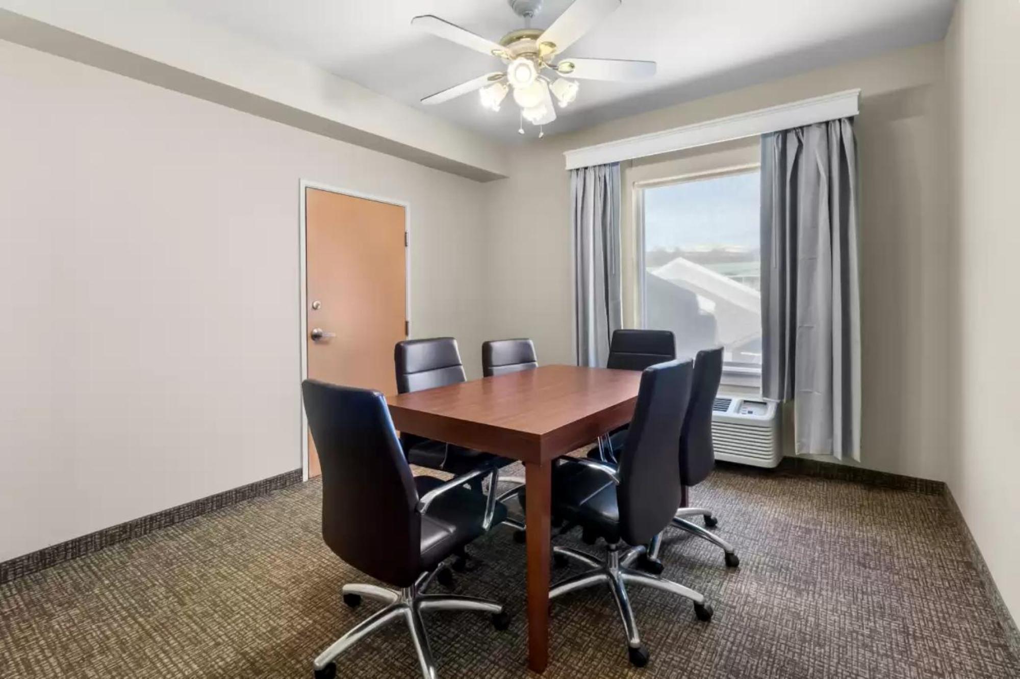 คอมฟอร์ต สวีท แอท ริเวอร์เกต มอลล์ กูดเลตส์วิลล์ Hotel กูดเล็ทส์วิลล์ ภายนอก รูปภาพ